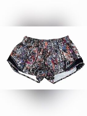 Lululemon Hotty Hot Short II 2.5" Vitalize Multi Black Size 2 Gym Train Shorts